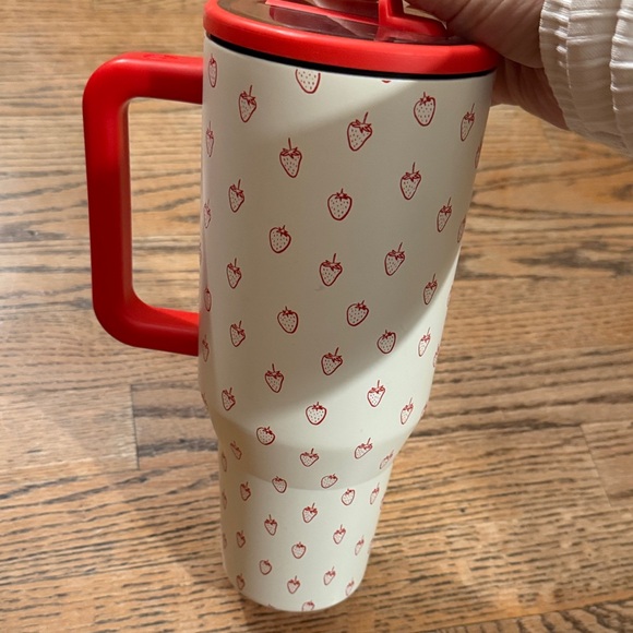 HydroJug Red and Cream Strawberry Mug - Picture 4 of 4